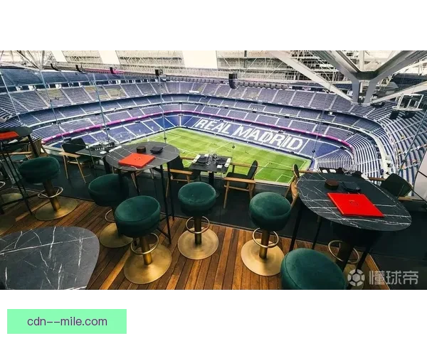 伯纳乌新款巨型屏幕通过欧足联验收皇马主场观赛体验全面升级引领