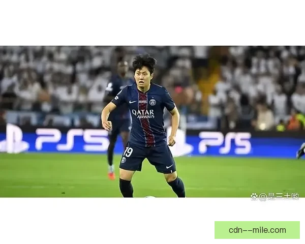 李刚仁亚洲杯小组赛任意球直接破门技惊四座率韩国掀起胜利狂潮